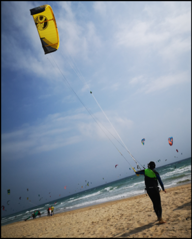 kite surfing